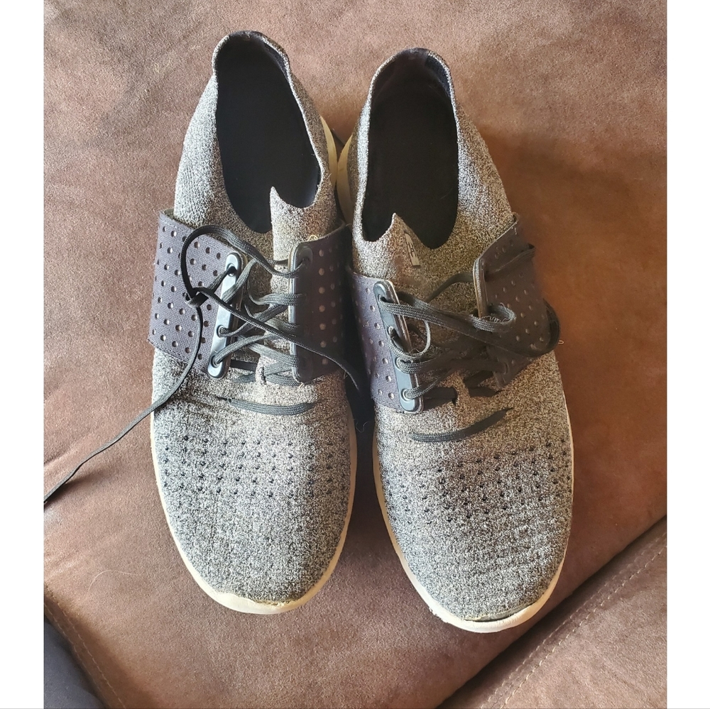 Under Armor tennis shoes size 10 men's